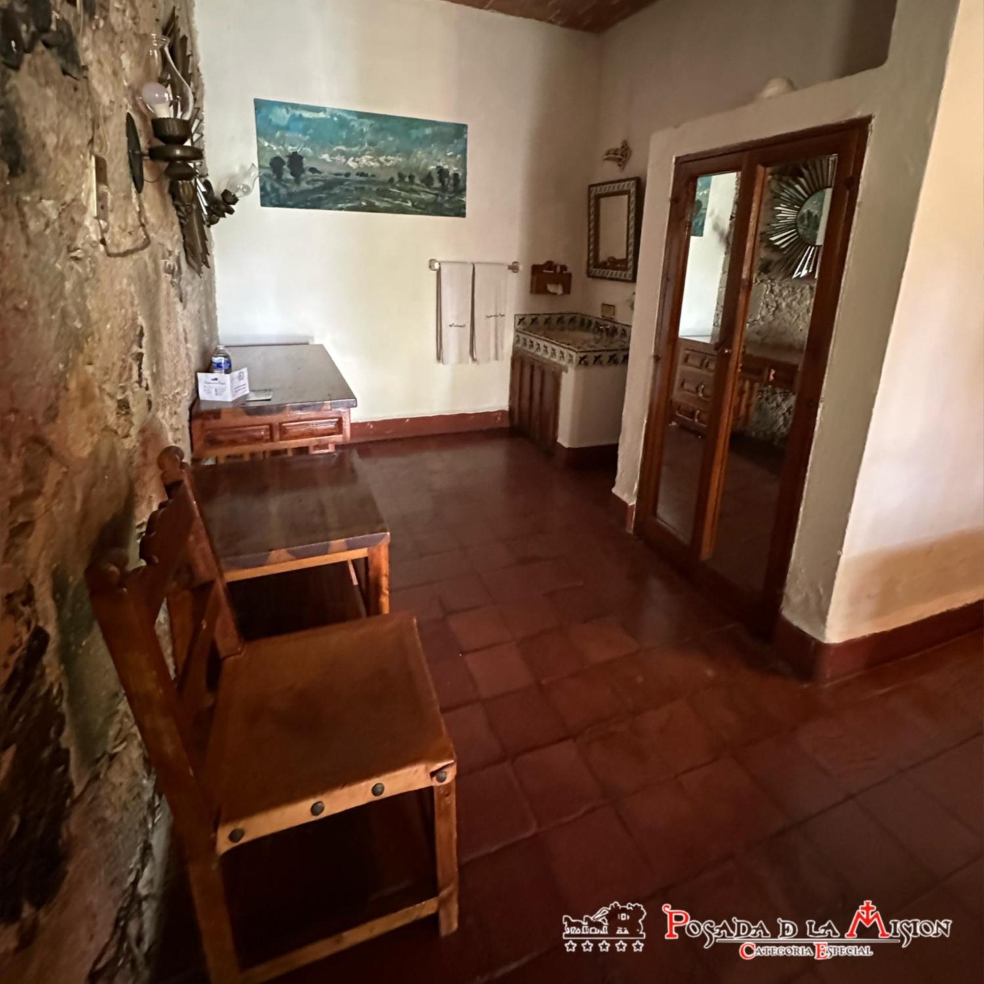 Posada De La Mision, Hotel Museo Y Jardin 태스코 데 알라르콘 외부 사진